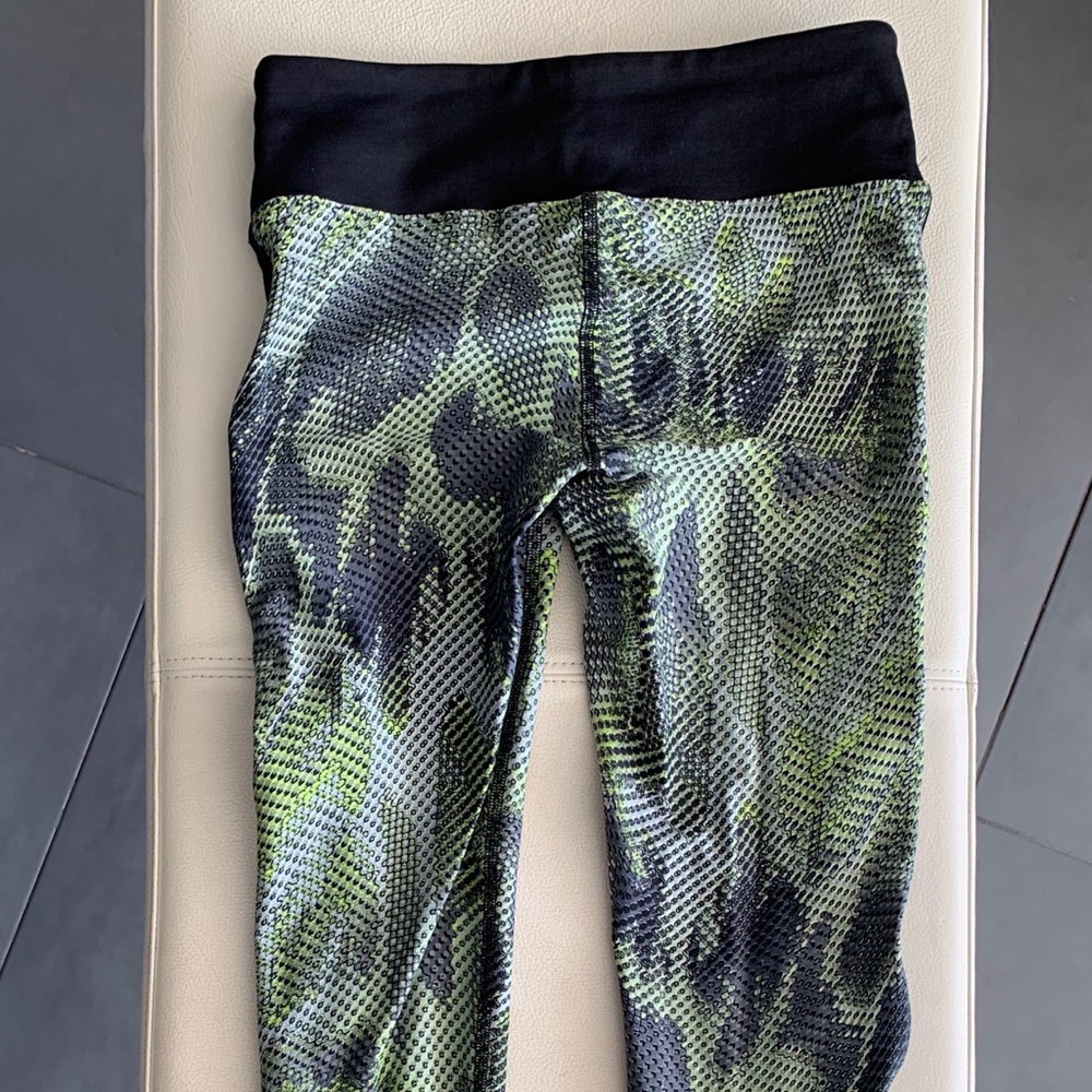 Koral green cobra 🐍 7/8 leggings.